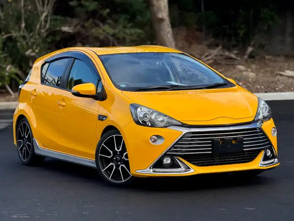 2015 Toyota Aqua G GS Facelift Carousel 10