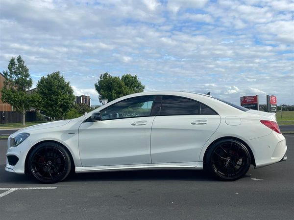 2015 Mercedes-Benz CLA 250 4MATIC Carousel 3