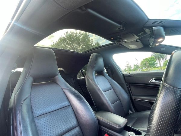 2015 Mercedes-Benz CLA 250 4MATIC Carousel 12