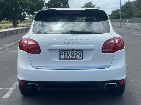 2013 Porsche Cayenne S Carousel 7