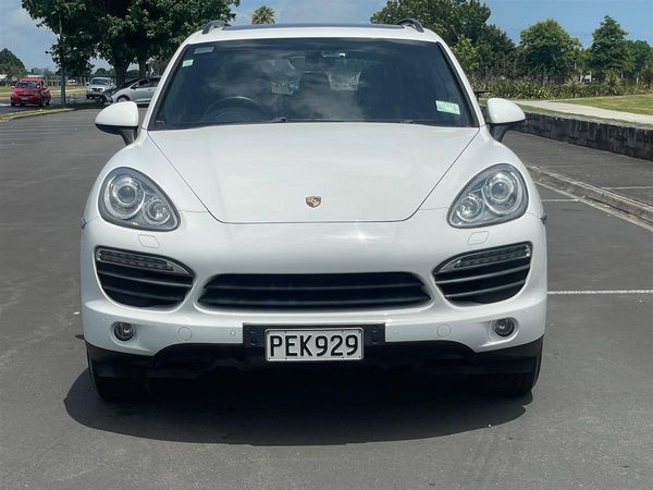 2013 Porsche Cayenne S Carousel 2