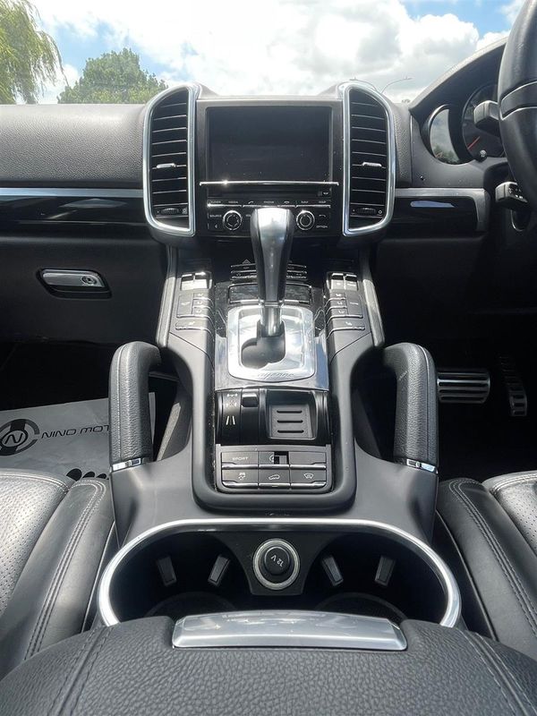 2013 Porsche Cayenne S Carousel 13
