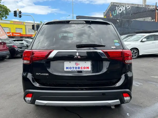2016 Mitsubishi Outlander 24G 4WD Carousel 6