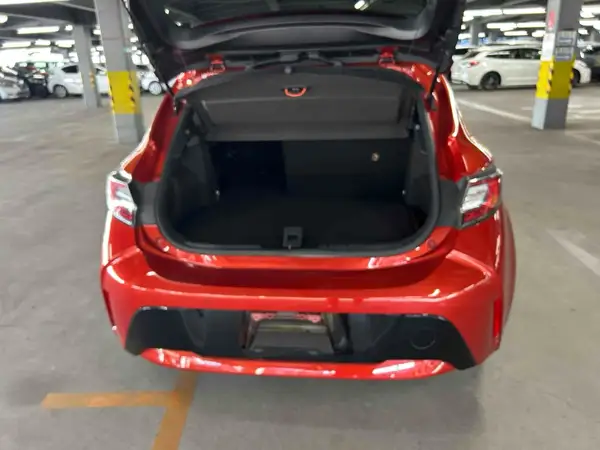 2018 Toyota Corolla SPORTS HYBRID G Carousel 3
