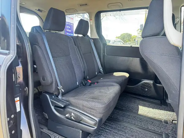 2015 Toyota Noah HYBRID G Carousel 3