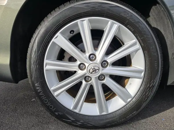 2013 Toyota Camry Carousel 16