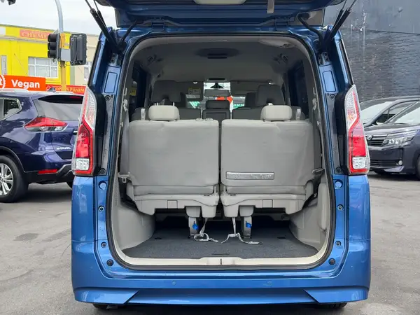 2018 Nissan Serena G Carousel 1