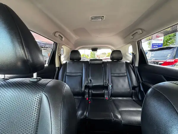2017 Nissan X-Trail 20X Carousel 1