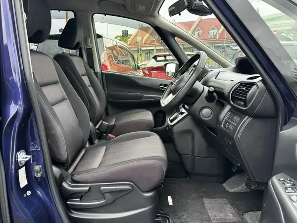 2017 Nissan Serena HIGHWAY STAR S- HYBRID V SELECTION BODYKIT Carousel 12