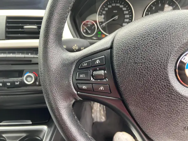 2014 BMW 320i Carousel 7