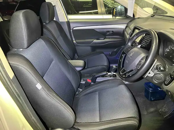 2017 Mitsubishi Outlander 20G SAFETY PACKAGE Carousel 6