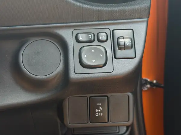 2015 Toyota Aqua S Carousel 7