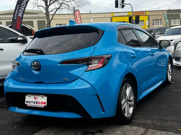 2018 Toyota Corolla SPORT HYBRID G Carousel 16