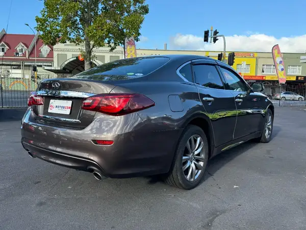 2016 Nissan Fuga Carousel 13