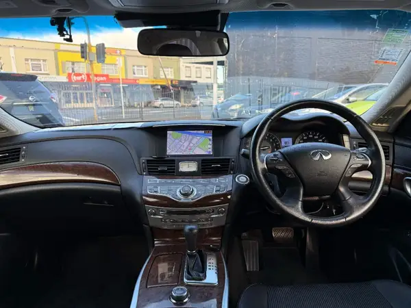2016 Nissan Fuga Carousel 8