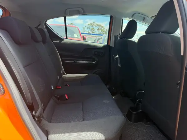 2015 Toyota Aqua S Carousel 5