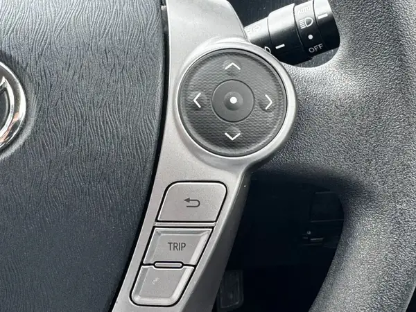 2015 Toyota Prius Alpha ALPHA S Carousel 4