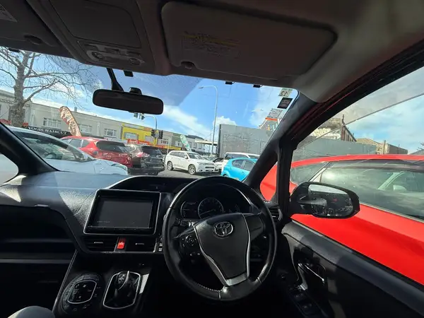 2014 Toyota Voxy HYBRID V Carousel 8