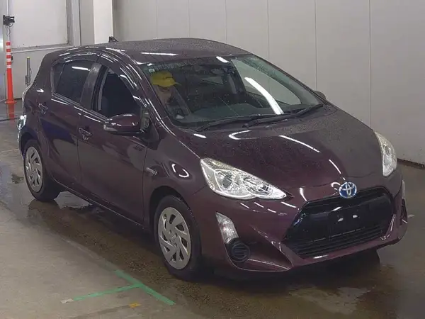 2016 Toyota Aqua S Carousel 12
