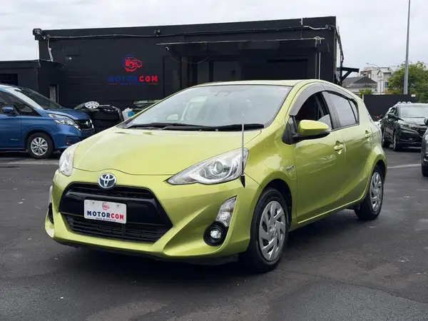 2016 Toyota Aqua S