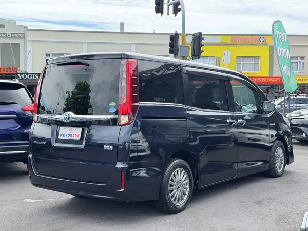 2015 Toyota Esquire HYBRID GI Carousel 13