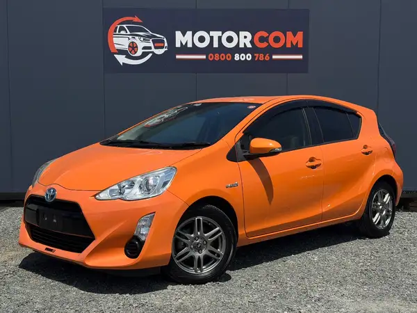 2015 Toyota Aqua S Carousel 18
