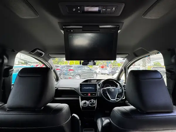 2017 Toyota Esquire HYBRID GI BLACK TALERED Carousel 3