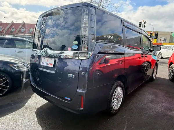 2014 Toyota Voxy HYBRID V Carousel 12