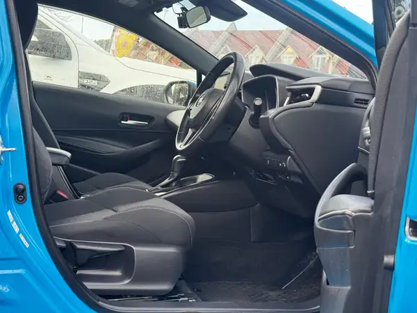 2018 Toyota Corolla SPORT HYBRID G Carousel 14