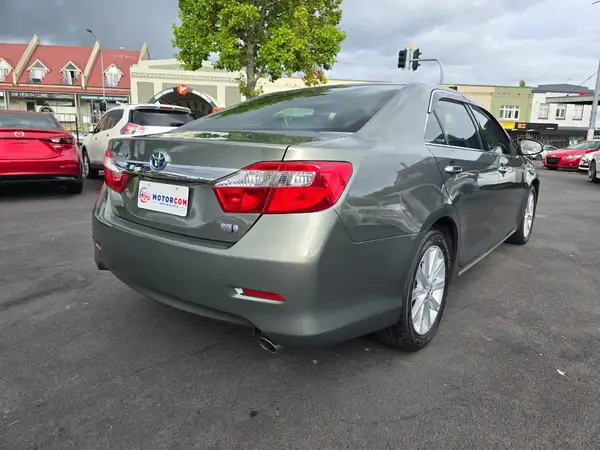 2013 Toyota Camry Carousel 6