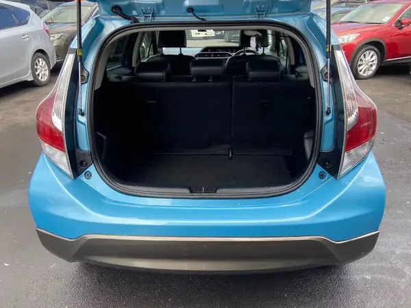 2015 Toyota Aqua X-URBAN Carousel 3