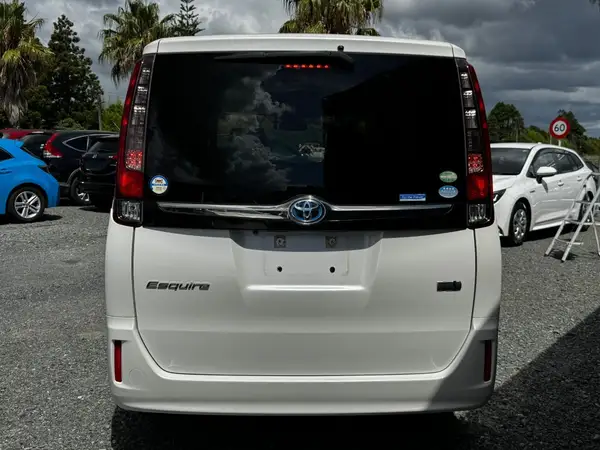 2017 Toyota Esquire HYBRID GI BLACK TALERED Carousel 8