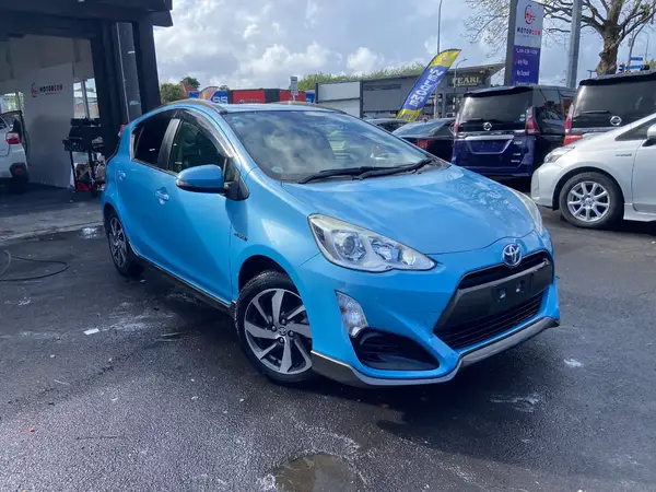2015 Toyota Aqua X-URBAN