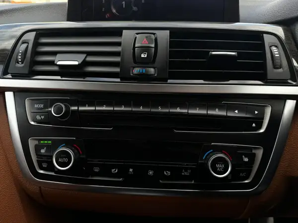 2014 BMW 320i 3 SERIES Carousel 4