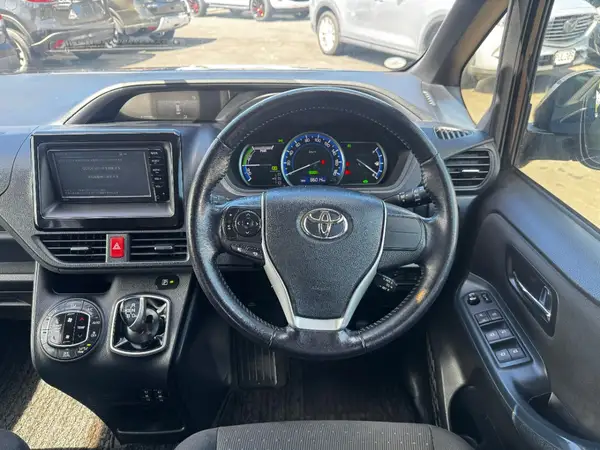 2015 Toyota Noah HYBRID G Carousel 11