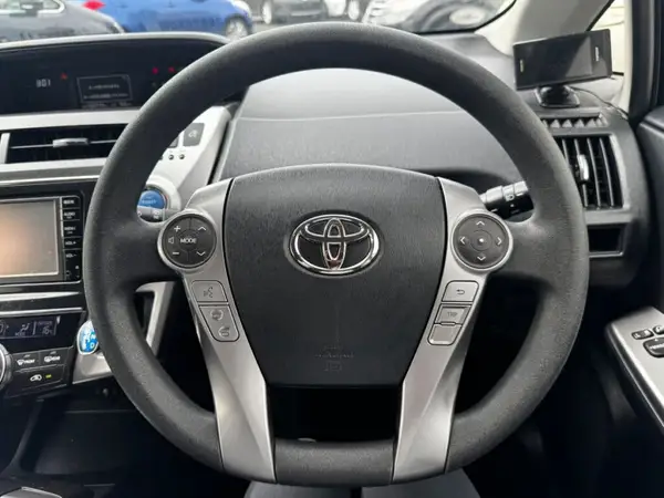2015 Toyota Prius Alpha ALPHA S Carousel 12
