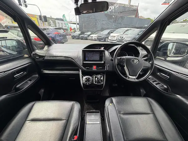 2015 Toyota Esquire HYBRID GI Carousel 10