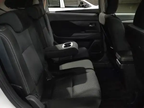 2017 Mitsubishi Outlander 20G SAFETY PACKAGE Carousel 4