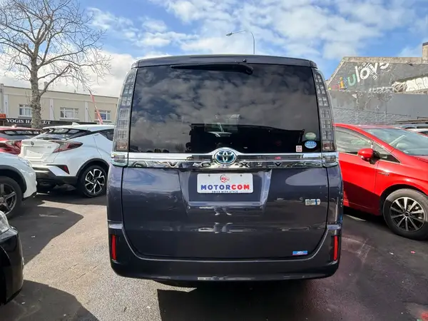 2014 Toyota Voxy HYBRID V Carousel 13