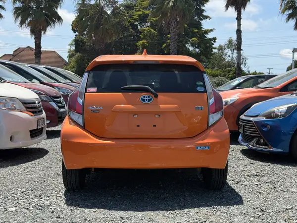 2015 Toyota Aqua S Carousel 13