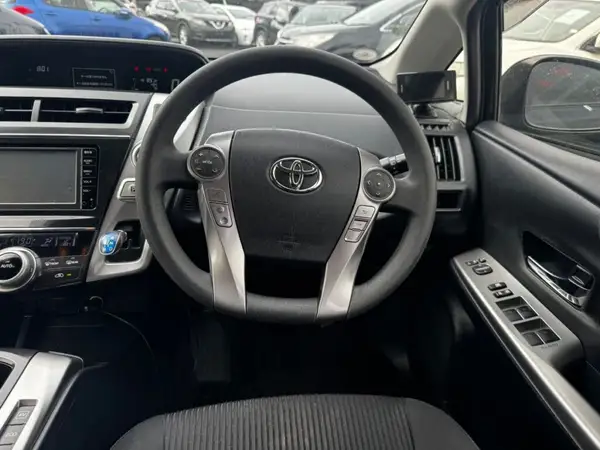 2015 Toyota Prius Alpha ALPHA S Carousel 11