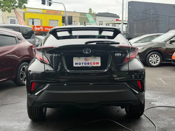 2017 Toyota C-HR G Carousel 13