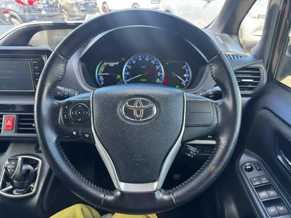2015 Toyota Noah HYBRID G Carousel 12