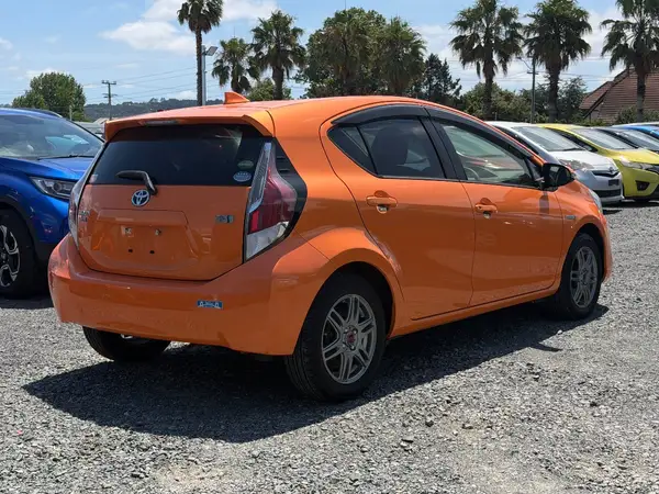 2015 Toyota Aqua S Carousel 15