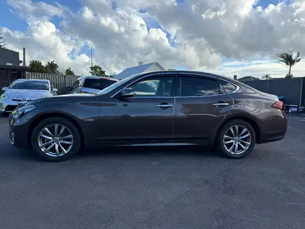 2016 Nissan Fuga Carousel 15
