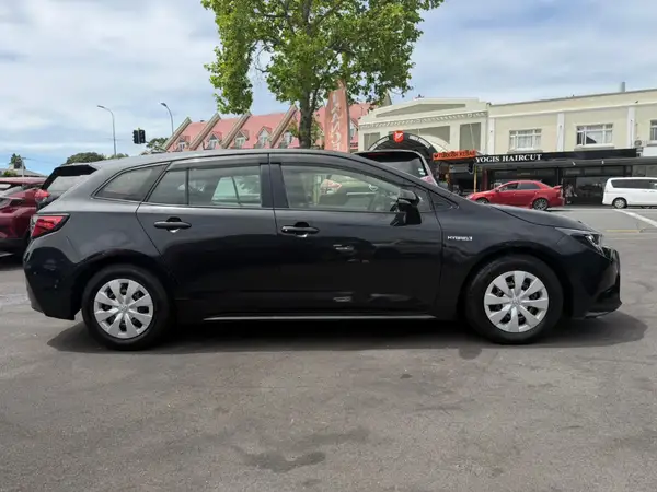 2020 Toyota Corolla TOURING HYBRID G-X Carousel 3