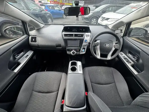 2015 Toyota Prius Alpha ALPHA S Carousel 10