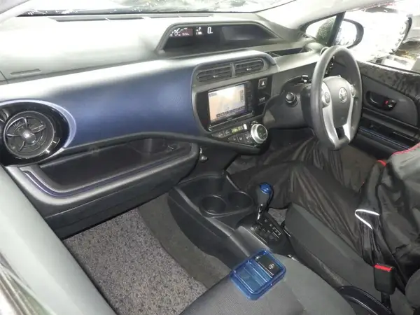 2016 Toyota Aqua S Carousel 6