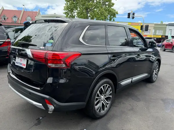 2016 Mitsubishi Outlander 24G 4WD Carousel 5