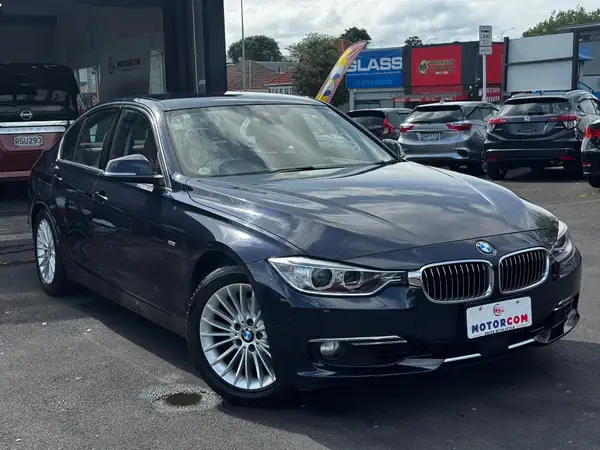 2014 BMW 320i 3 SERIES